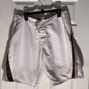 Men’s white board shorts